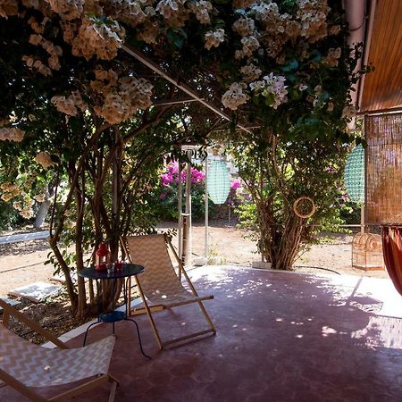 The Boucamviglia Beach House Saronida Dış mekan fotoğraf